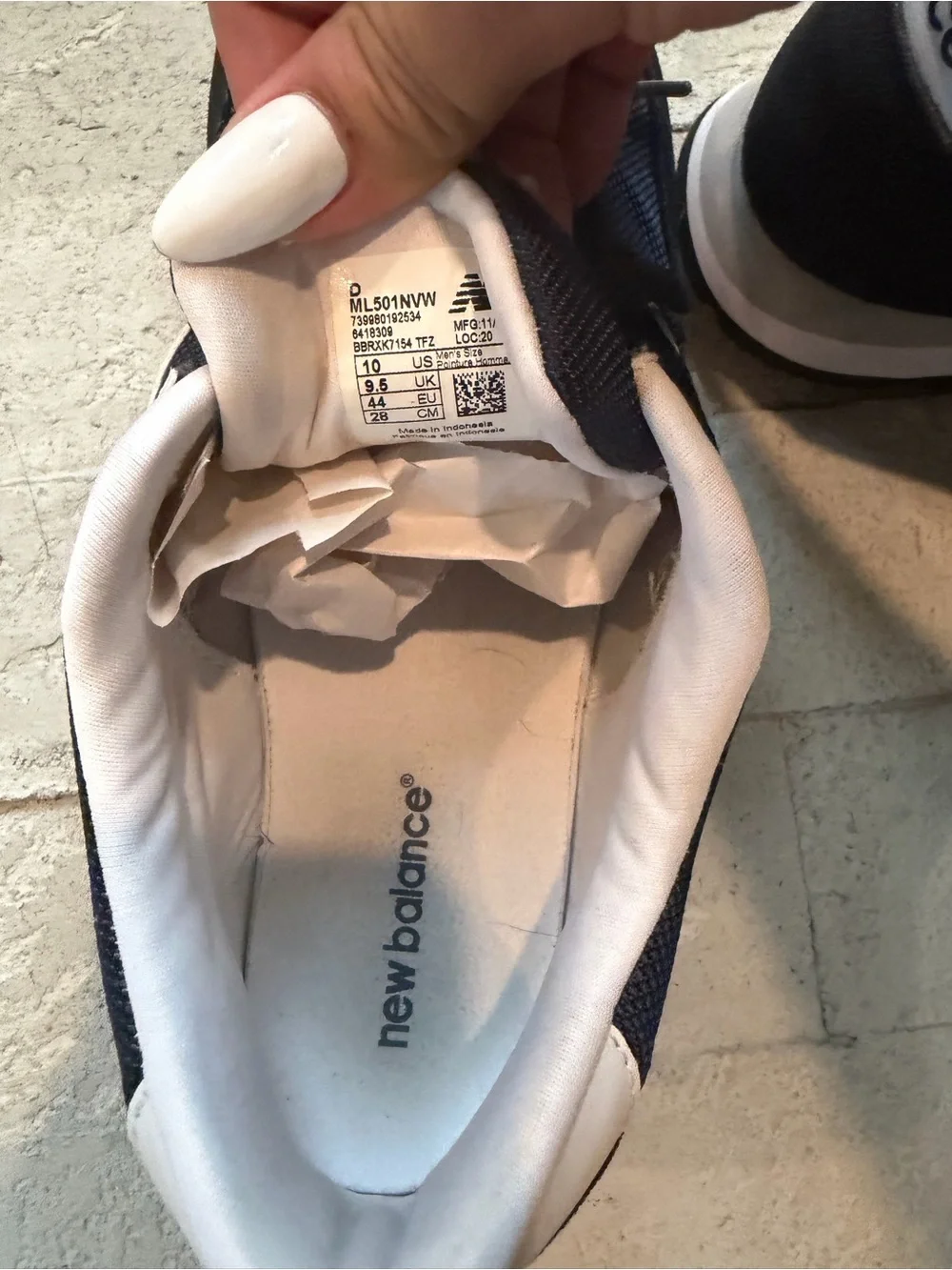New Balance Men's Navy and White Retro Trainer Sneakers